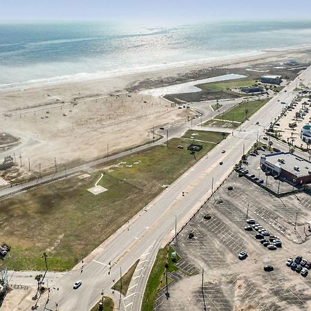 Tropical Springs Studio Apartment Two Queen Beds Galveston Exterior photo