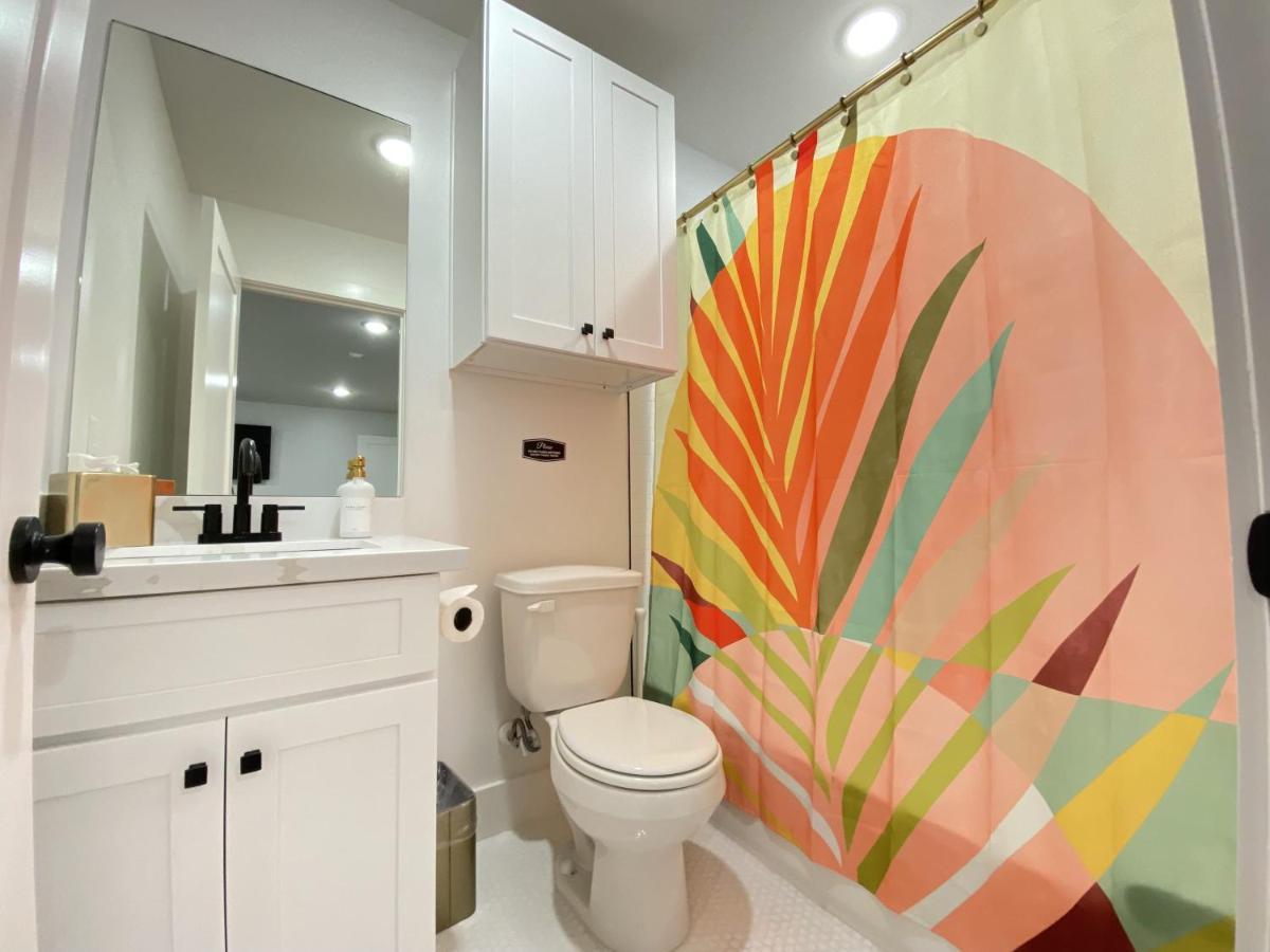 Tropical Springs Studio Apartment Two Queen Beds Galveston Exterior photo